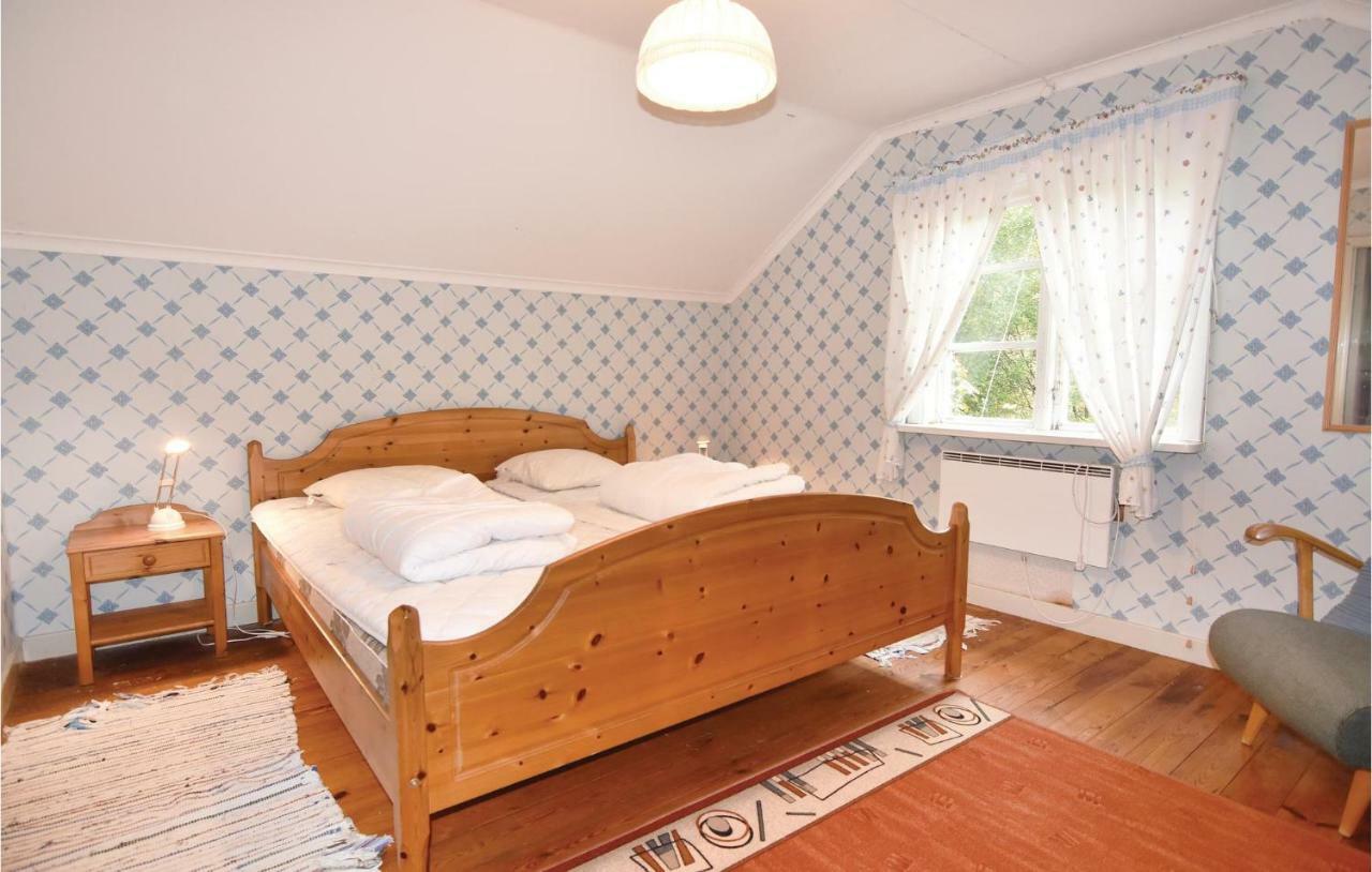 2 Bedroom Stunning Home In Molkom Sutterhojden Экстерьер фото