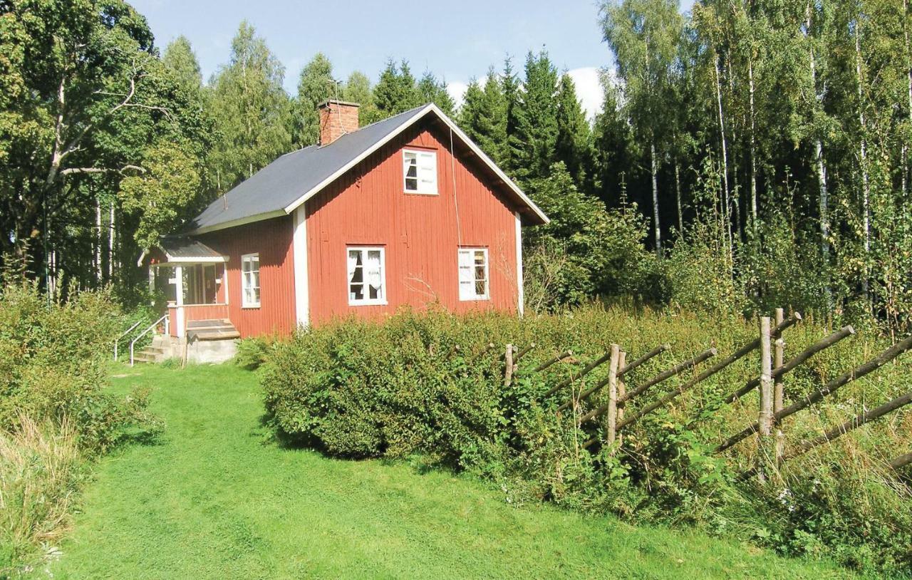 2 Bedroom Stunning Home In Molkom Sutterhojden Экстерьер фото